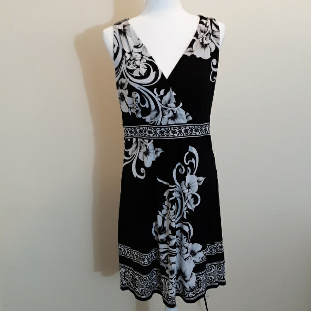 White House Black Market Sleeveless Dress
